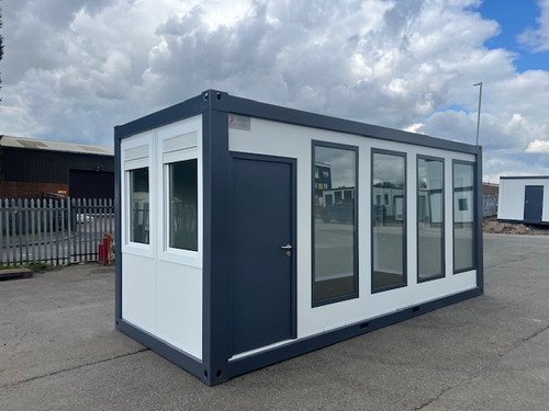 Oficina Portátil con Ventanas Panorámicas